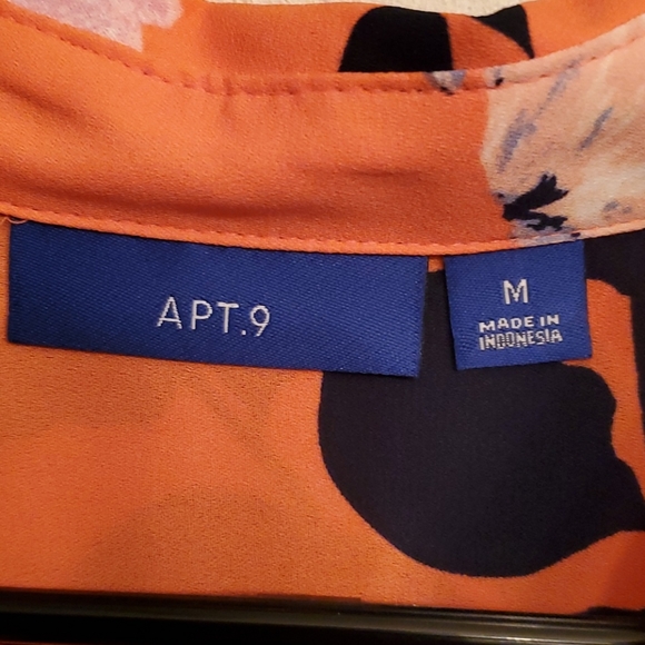 Floral blouse - Picture 2 of 3